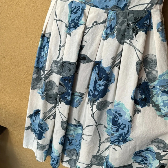 Lazy Bones Alice  Floral Dress. small - Picture 4 of 6